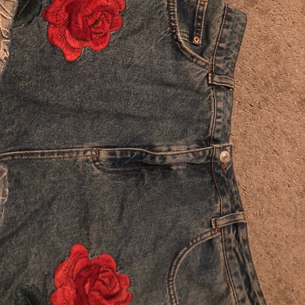 TopShop Shorts - Picture 3 of 4